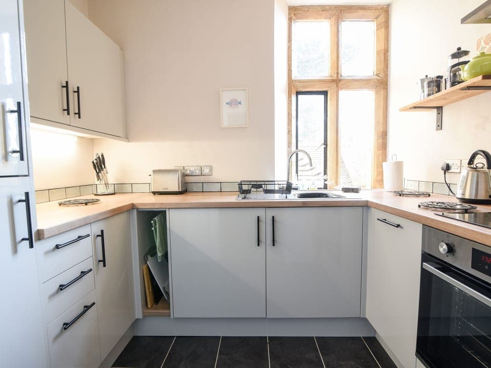 Cottage | Private kitchen | Fridge, dishwasher, cookware/dishes/utensils