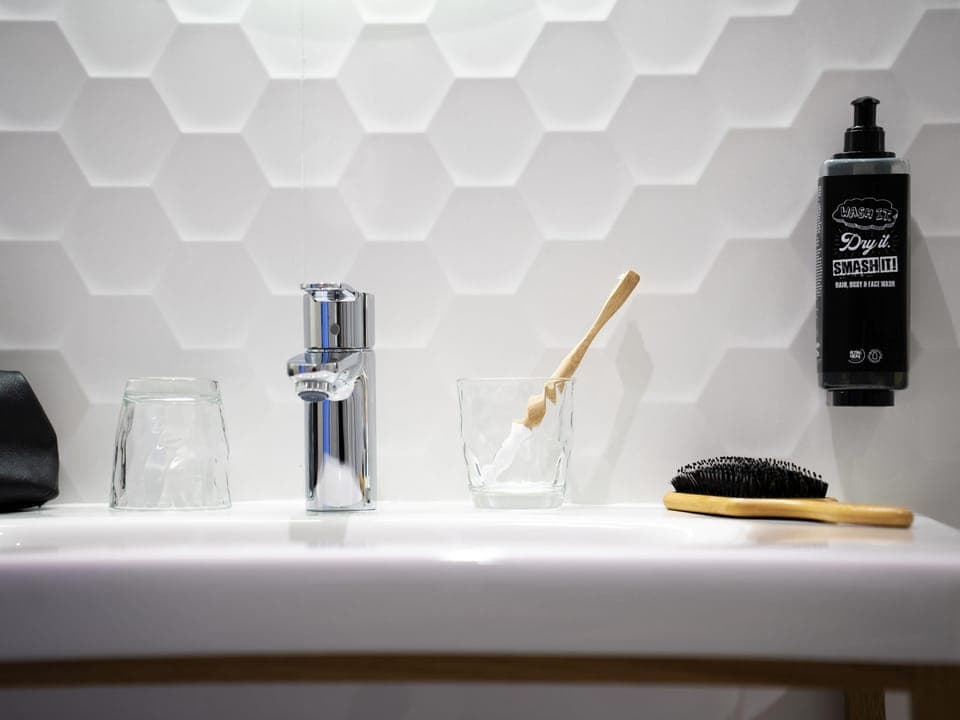 Soundproofing, free WiFi, bed sheets