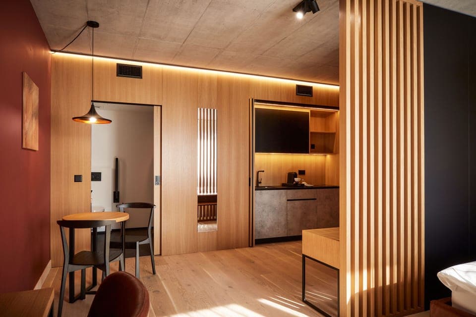 Standard Room, 1 King Bed | Private kitchenette | Fridge, stovetop, espresso maker, cookware/dishes/utensils