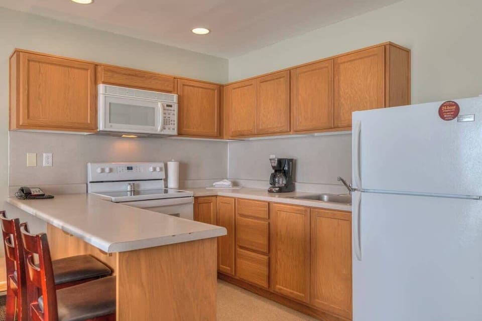 The unit has a full kitchen