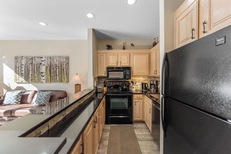 Full kitchen.