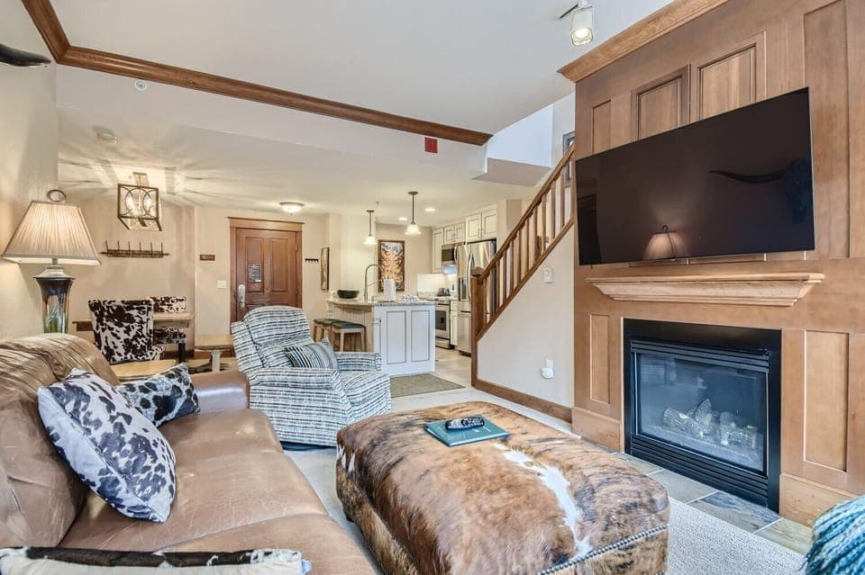 MC405 Living Area