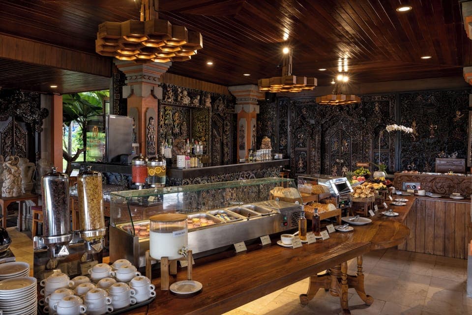 Free daily full breakfast