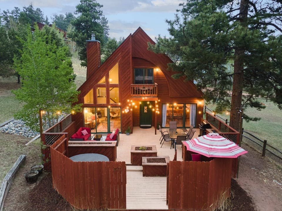 A-Frame Cabin with private deck and hot tub