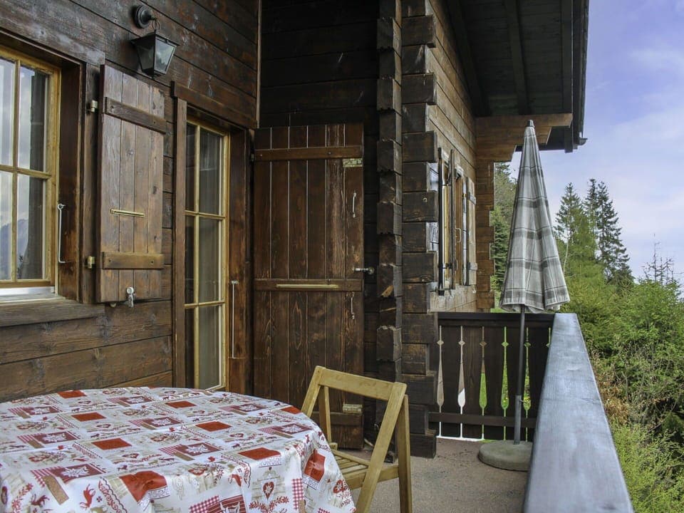 Property, Plant, Window, Table, Wood, Building, Chair, Interior Design, Tablecloth, Real Estate