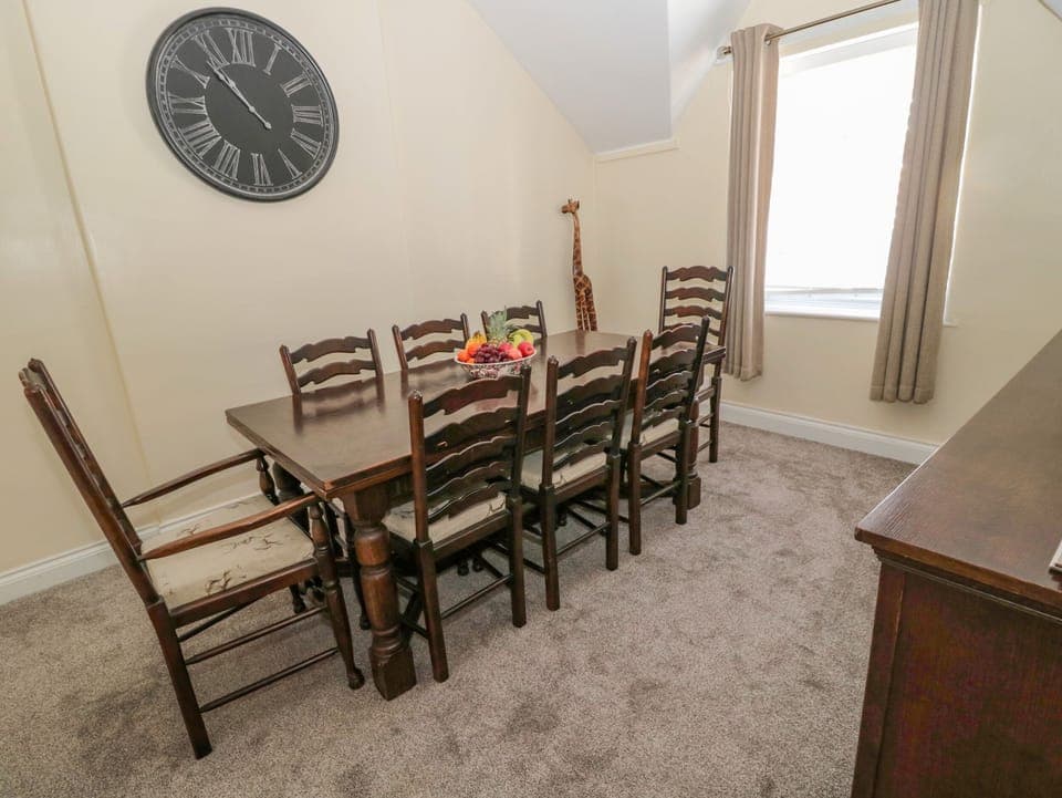 Cottage | Private kitchen | Fridge, dishwasher, electric kettle, toaster