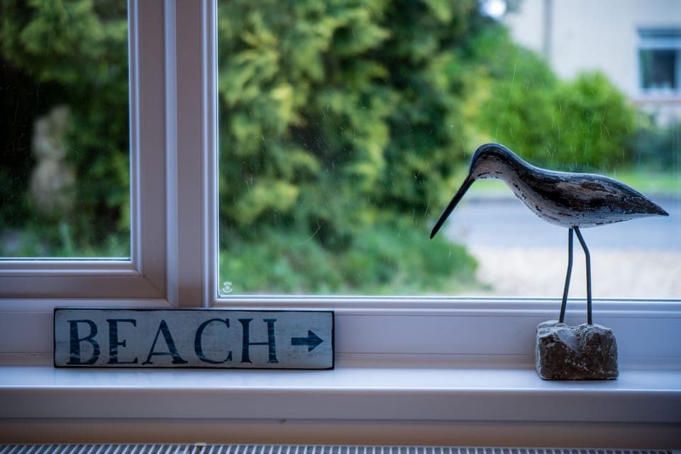 32-inch Smart TV with cable channels, TV