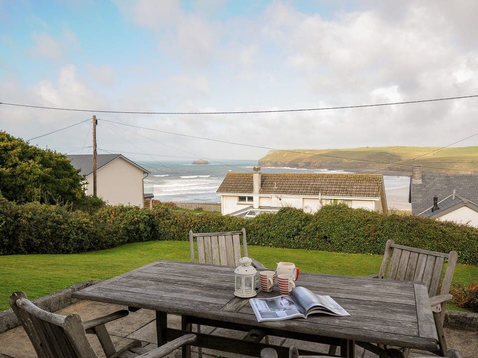 Cottage | Property grounds