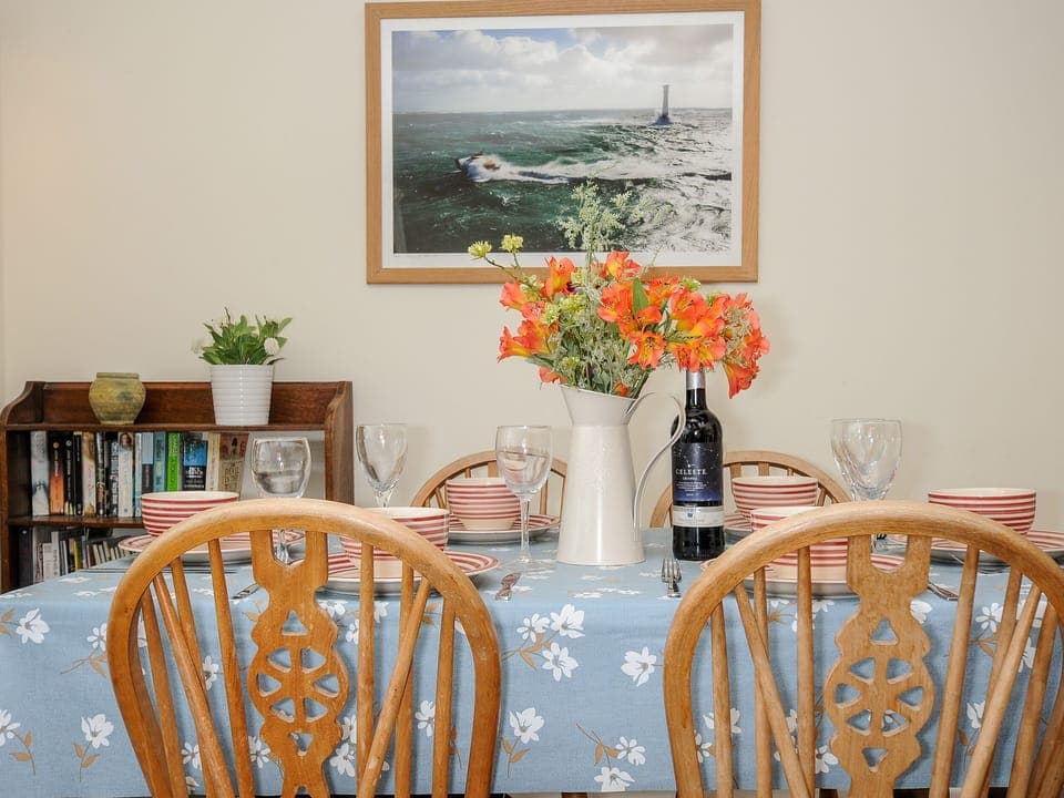 Cottage | Dining