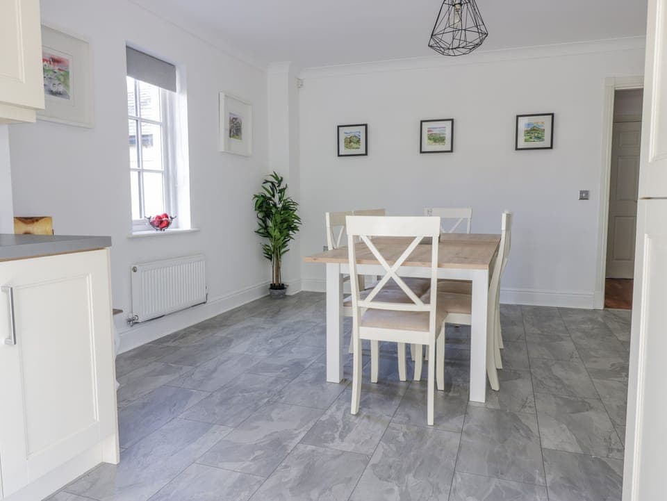 Cottage | Private kitchen | Fridge, dishwasher, electric kettle, toaster