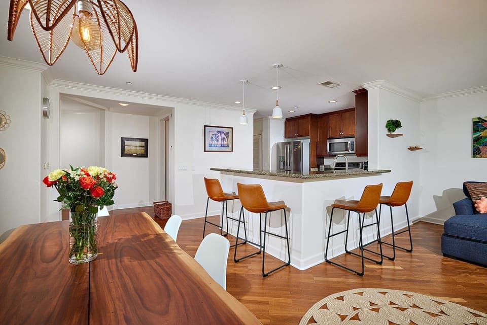 Kitchen and Breakfast Bar, dining   area