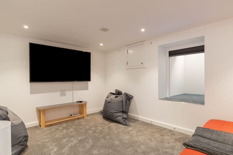 Charming Cottage, Central Location