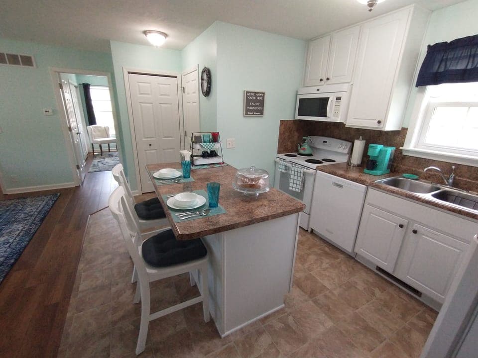 Fully equipped kitchen!  Keurig, French press, and drip coffee makers, too.