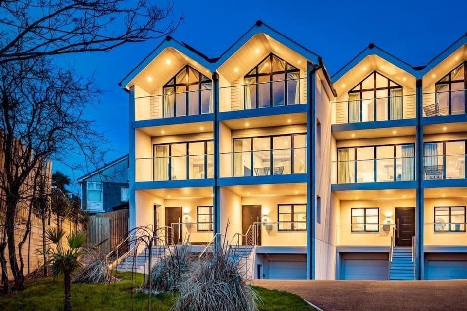 1 The Strand, Porth, Cornwall, self catering with Beach Retreats.