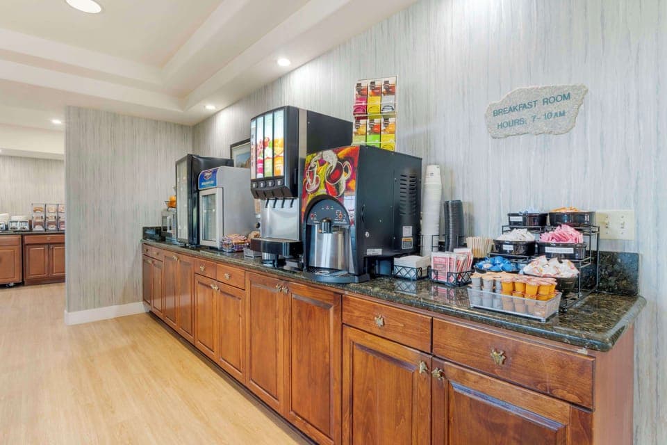 Free daily continental breakfast