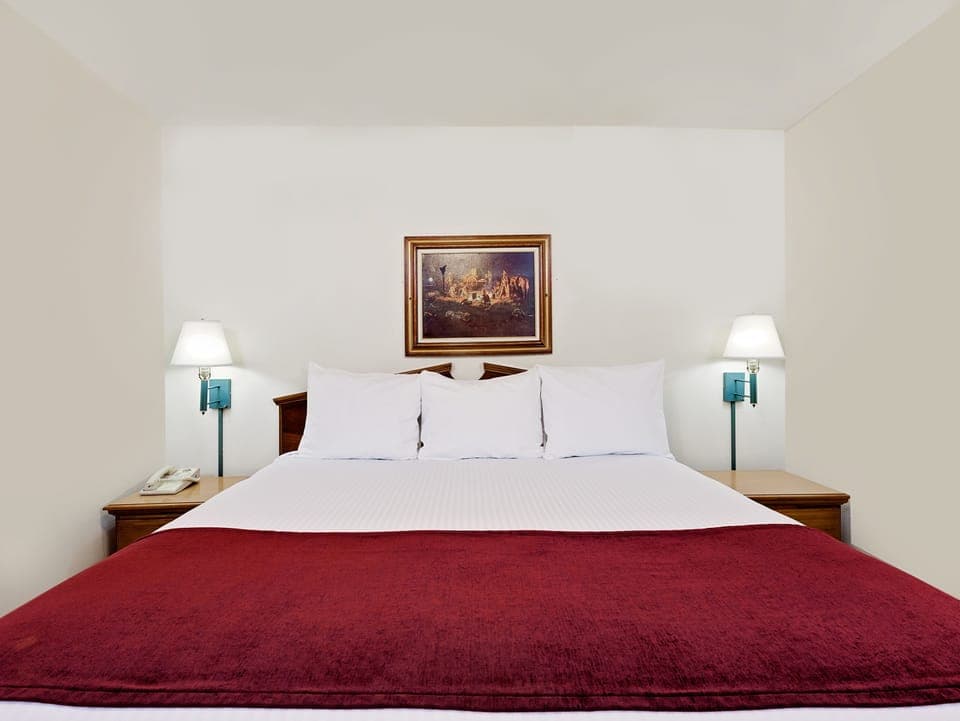 Premium bedding, in-room safe, desk, soundproofing