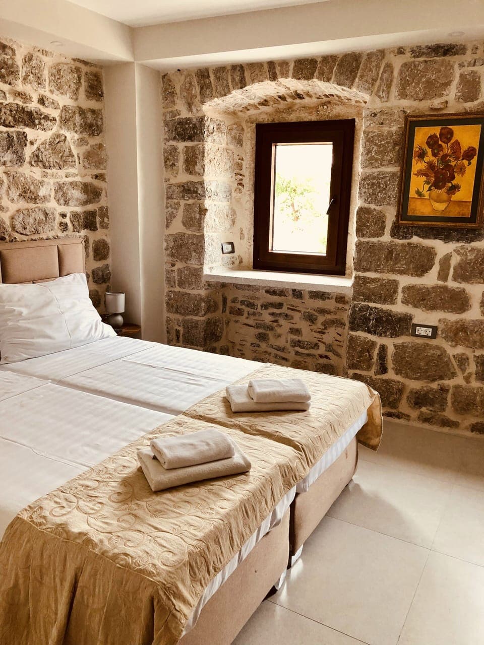 Classic Double or Twin Room, Shared Bathroom | Blackout drapes, free WiFi, bed sheets