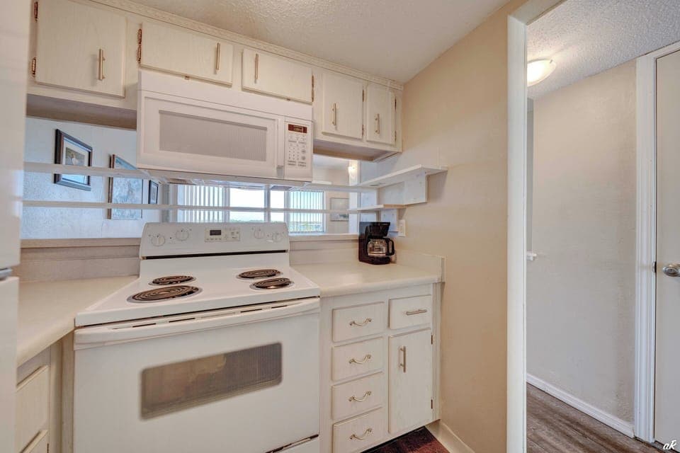 Kitchen Appliances with plenty of storage space