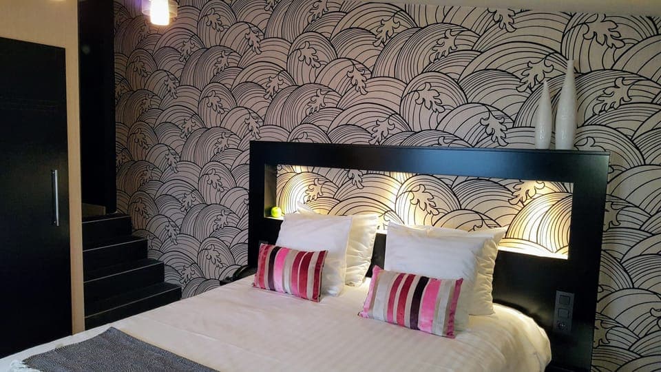 Junior Suite | Pillowtop beds, in-room safe, soundproofing, iron/ironing board