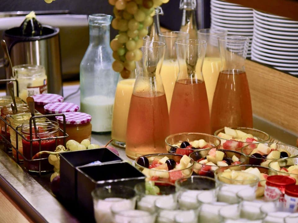 Daily buffet breakfast (EUR 13.90 per person)