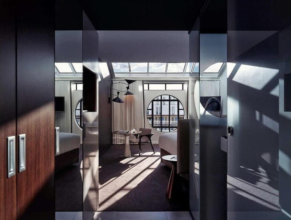 HUBLOT Executive Room, 1 King Bed, Pool View | Free minibar, in-room safe, desk, blackout drapes