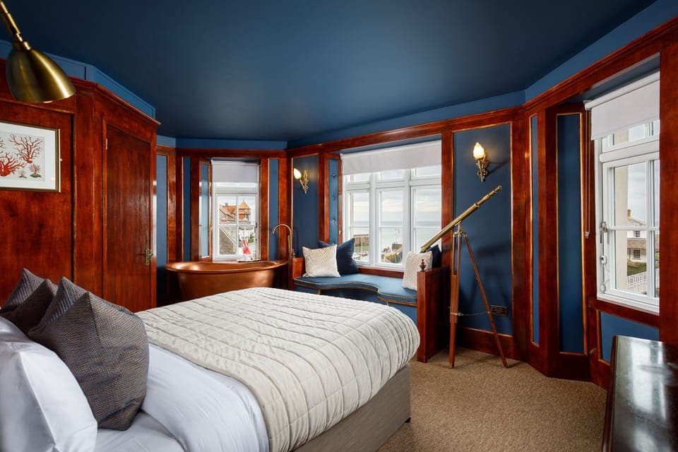 Superior Room, Sea View | Individually decorated, individually furnished, iron/ironing board