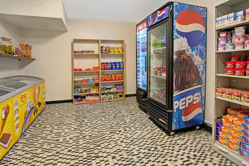 Snack bar