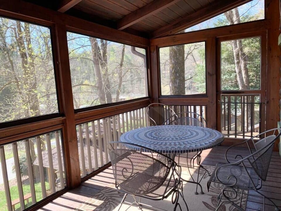 Dining area on screened porch