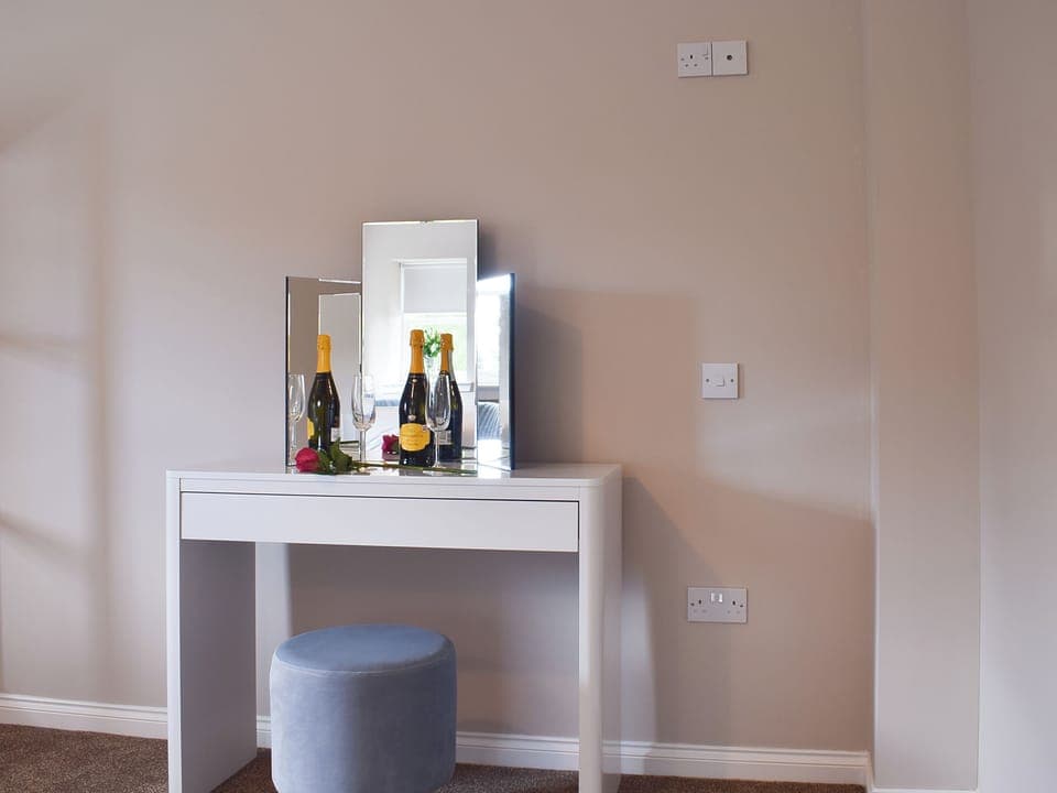 Double bedroom | Fascadail - Inchrie Holiday Cottages, Aberfoyle