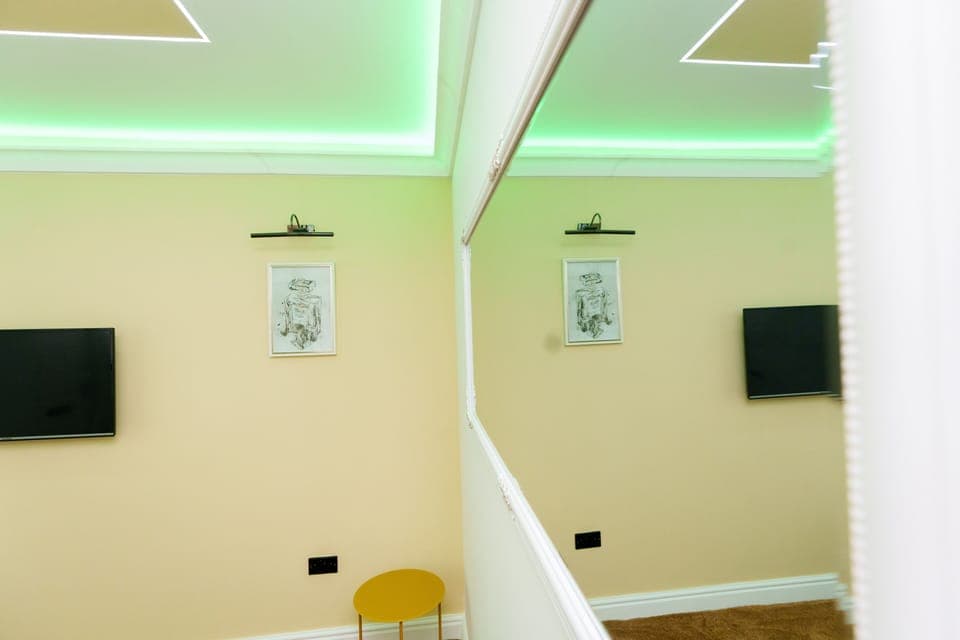 House, Ensuite | Lounge