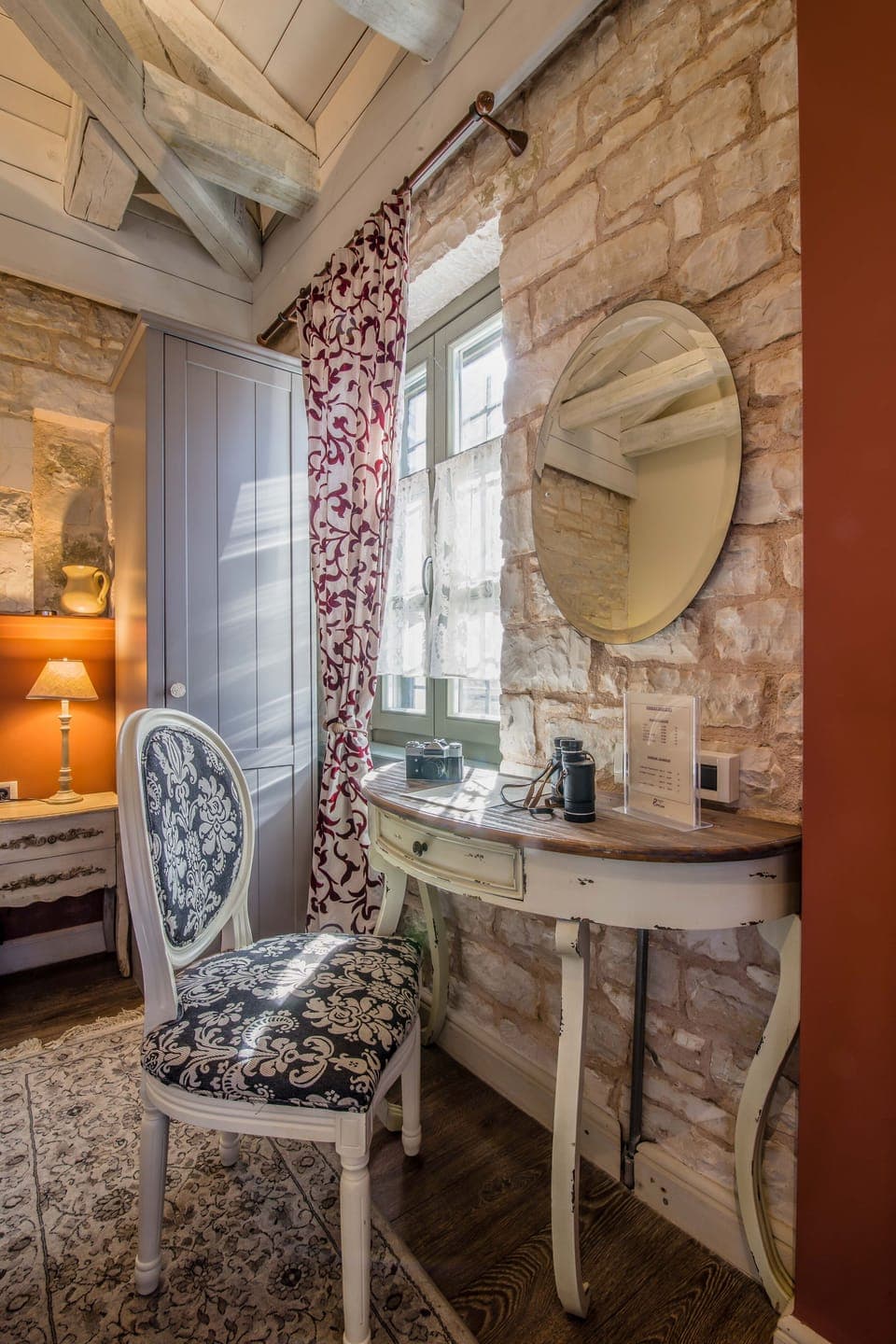 Premier Suite, Fireplace, Mountain View (Love) | Premium bedding, down comforters, pillowtop beds, minibar