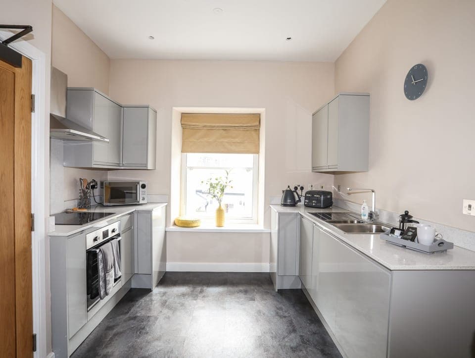 Cottage | Private kitchen | Fridge, dishwasher, electric kettle, toaster