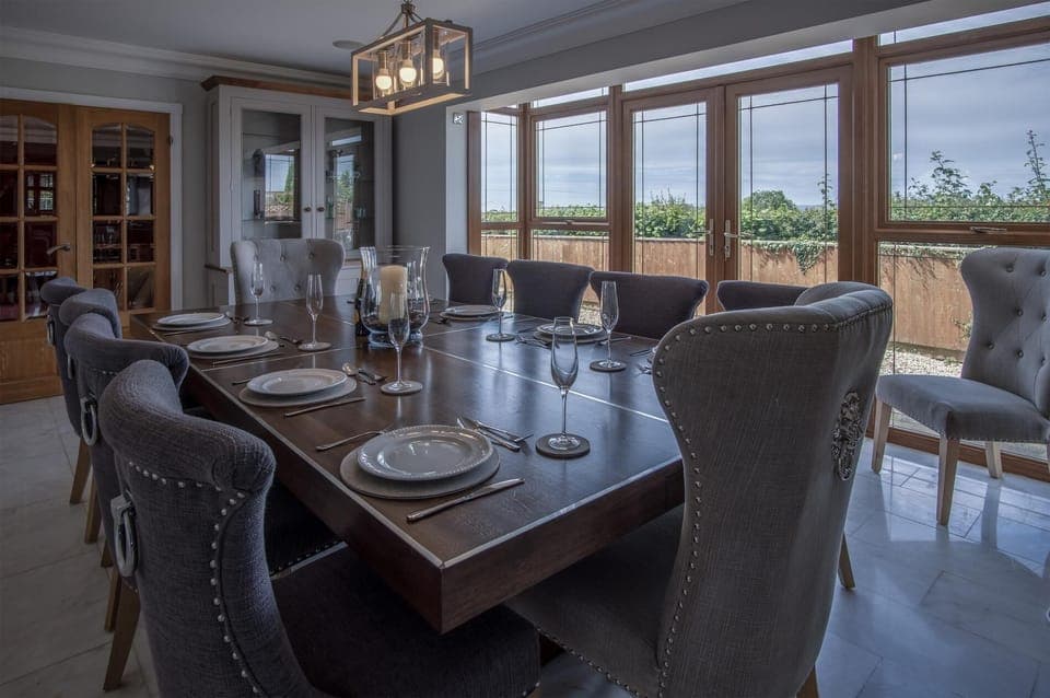 Knights Rest - 4 Bed Holiday Home - Princes Gate (11262)