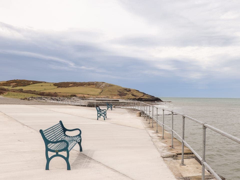 Cottage | Property grounds