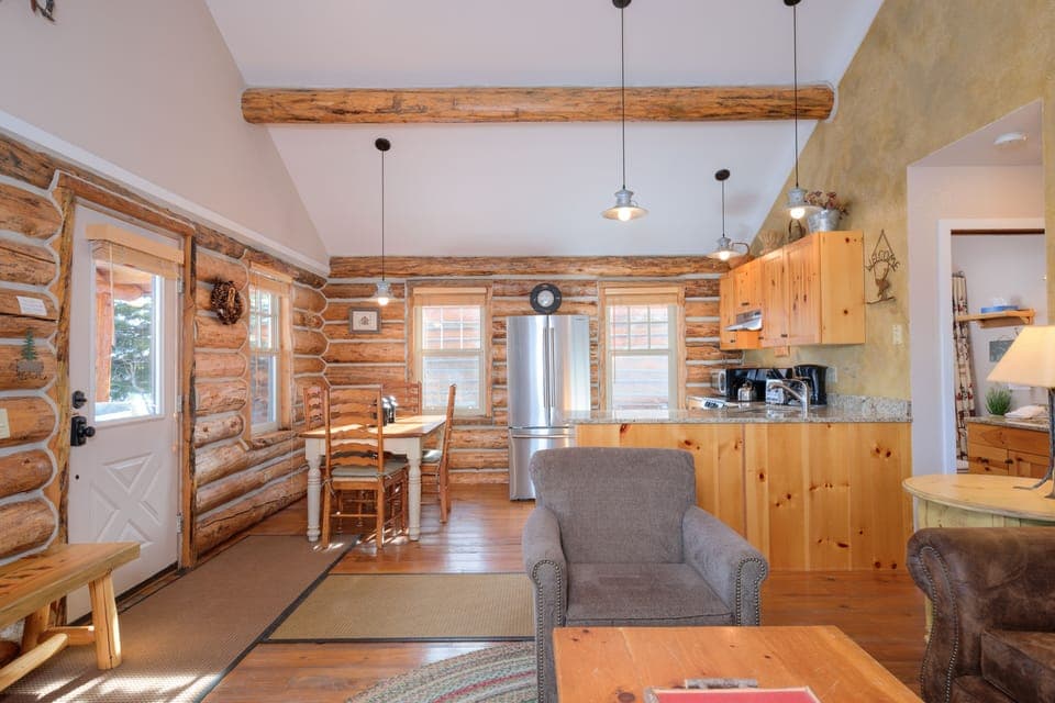 There's so much natural light in this cabin | Living Area