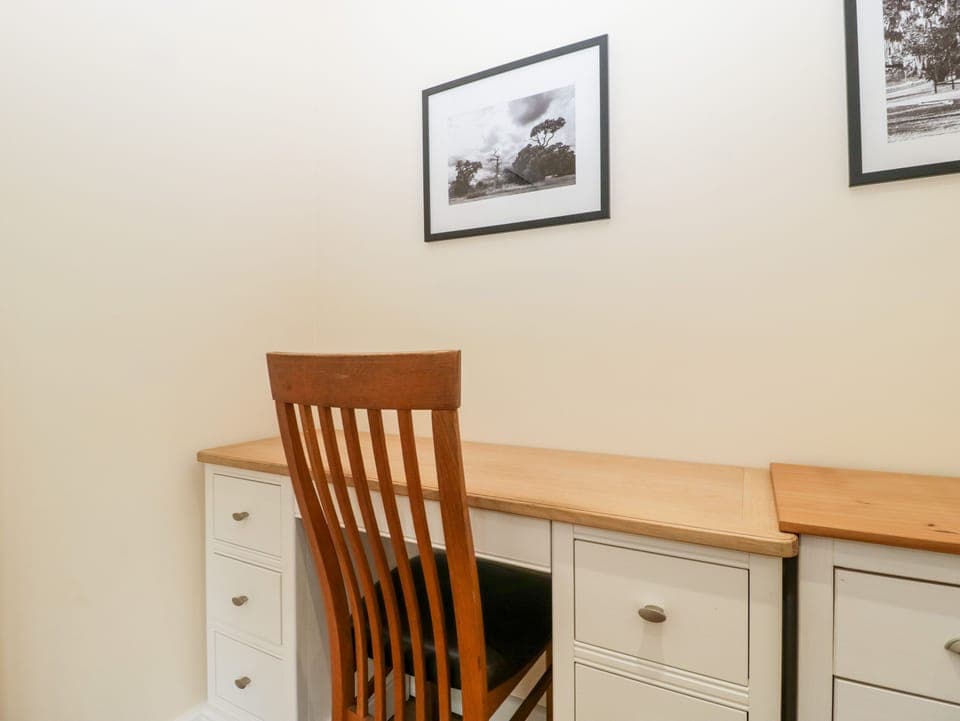 Cottage | 5 bedrooms, individually decorated, individually furnished, free WiFi