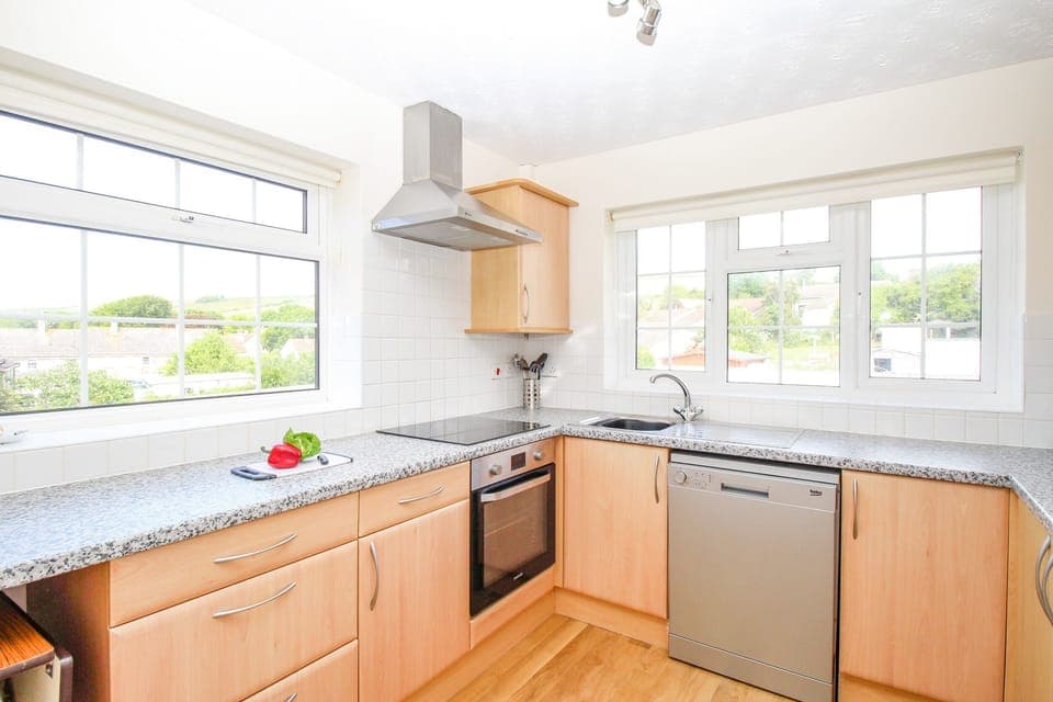 Cottage | Private kitchen | Fridge, dishwasher, electric kettle, toaster