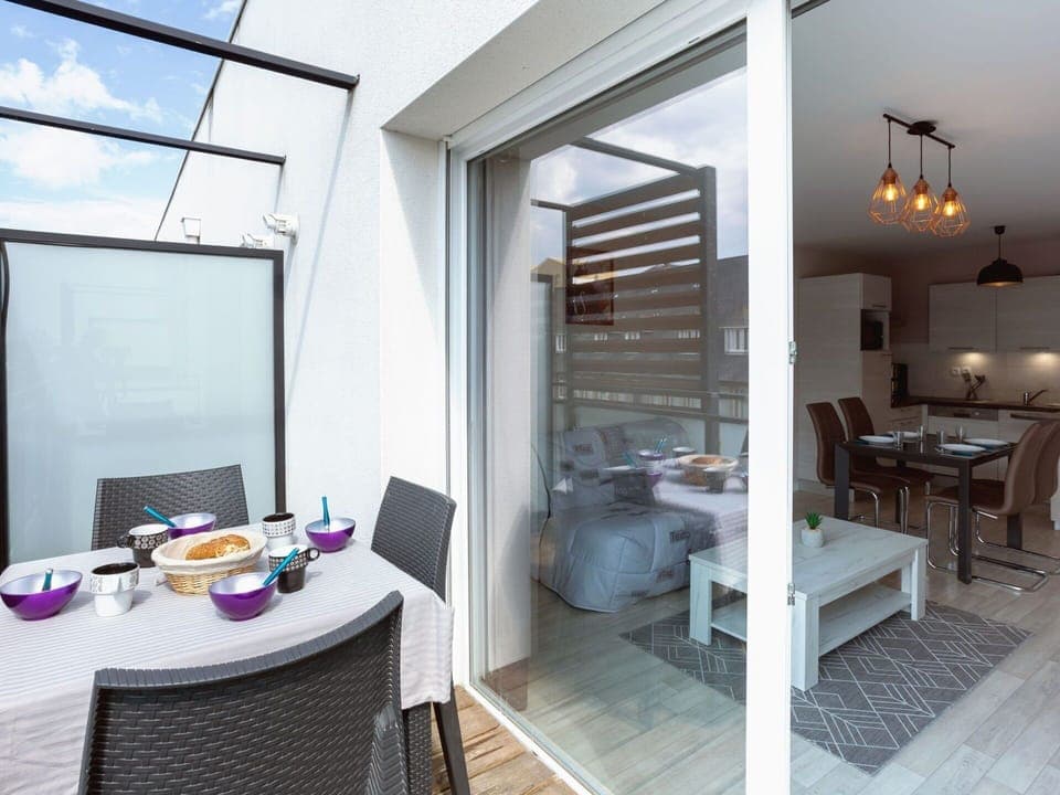 Table, Furniture, Property, Building, Picture Frame, Chair, Lamp, Interior Design, Lighting, Window