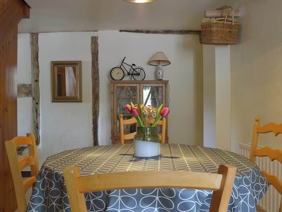 Charming dining room | Jasmine Cottage - Brookfarm Cottages, Middle Mayfield, near Ashbourne
