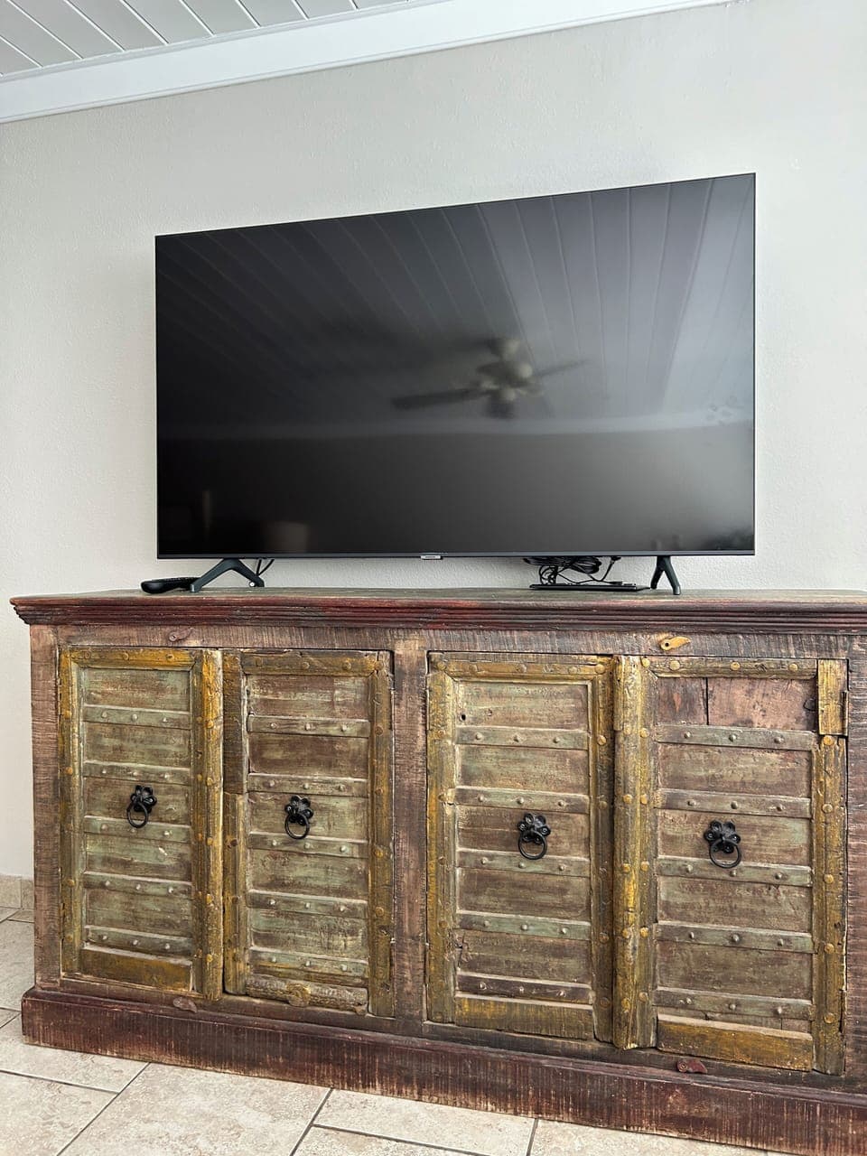 Living room Tv