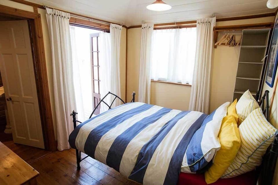 Double Room (Room 3) | Bed sheets