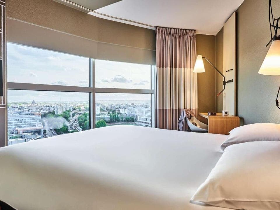 Standard room with 1 double bed (city view) | Desk, soundproofing, iron/ironing board, free cribs/infant beds