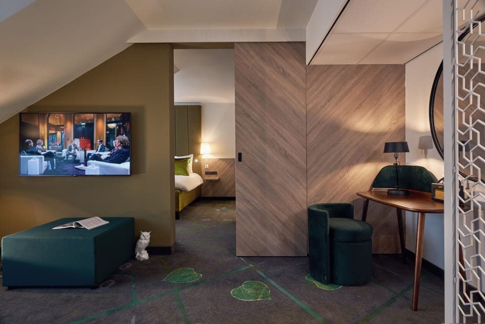 Loft (XL) | Premium bedding, pillowtop beds, free minibar, in-room safe