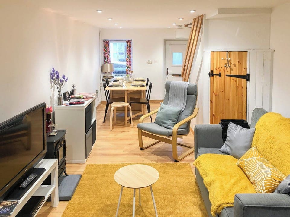 Living room/dining room | The Barnsdale, Amlwch