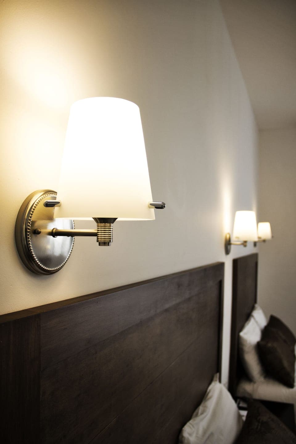 Premium bedding, in-room safe, desk, iron/ironing board