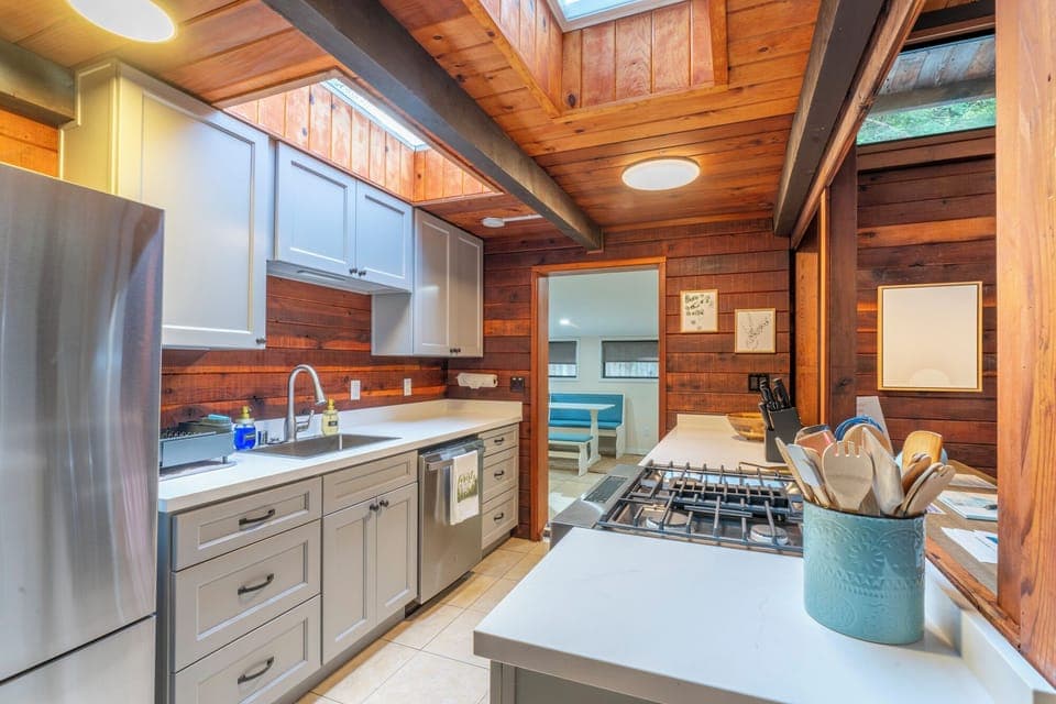 Serenity Grove - Cooking with friends and family