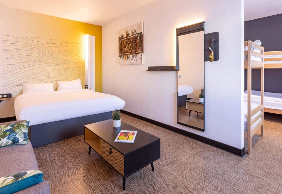 Quadruple Room, Non Smoking | Premium bedding, desk, iron/ironing board, free cribs/infant beds