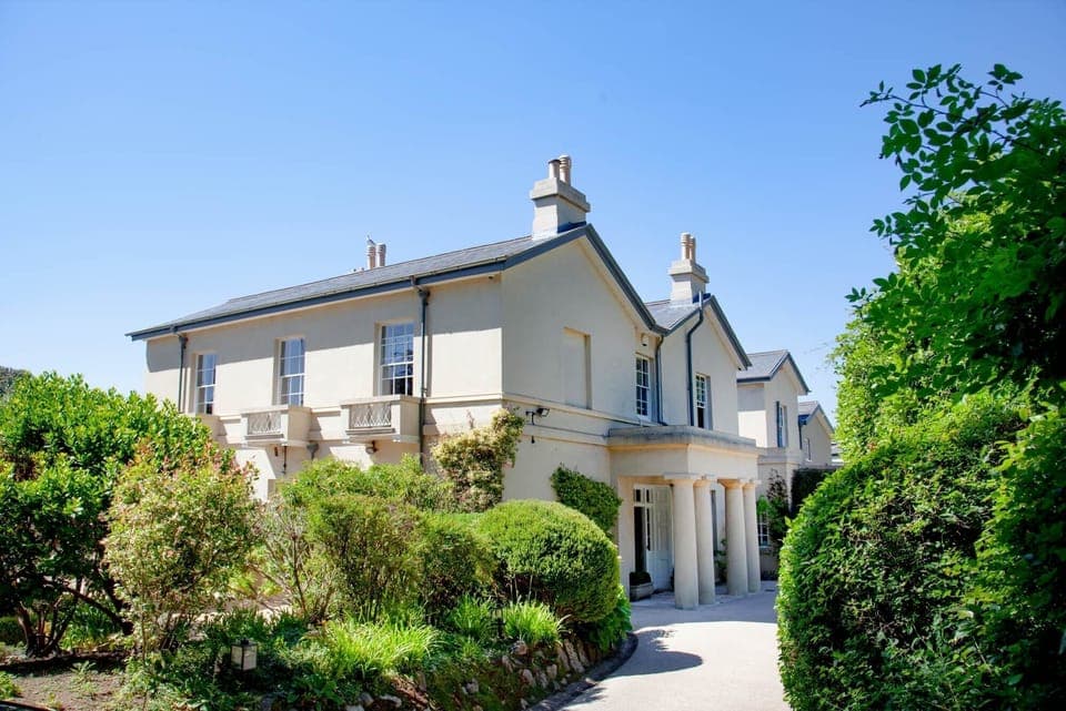 Luxury Self Catering Accommodation in Torquay - St Anne's Manor.