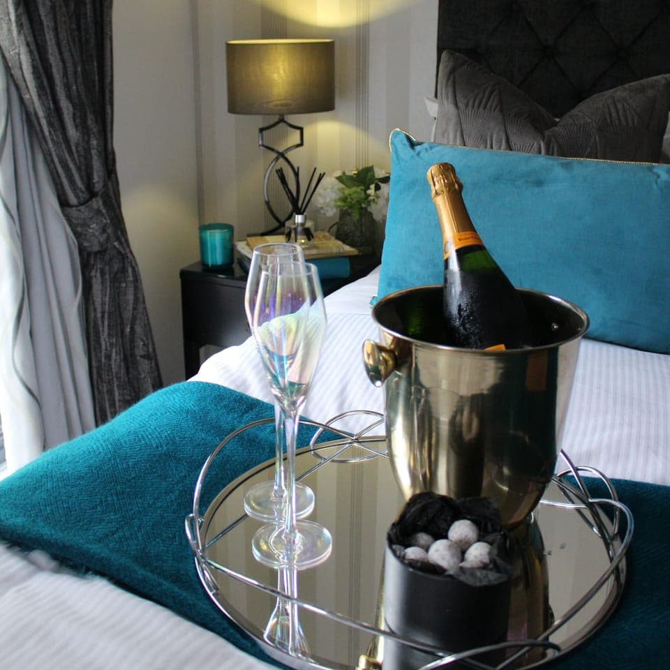 Egyptian cotton sheets, premium bedding, in-room safe, desk