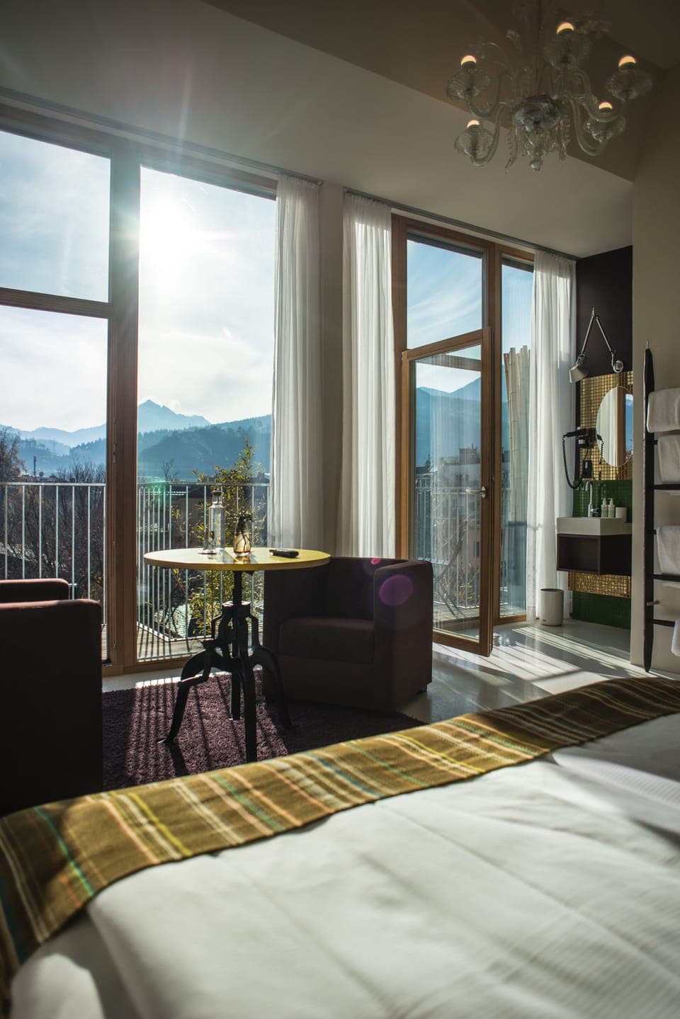 Junior Suite, Balcony | Bathroom | Designer toiletries, hair dryer, towels